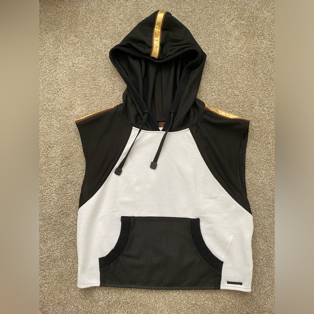Blanc noir women’s pullover crop hoodie - size small - gold & black